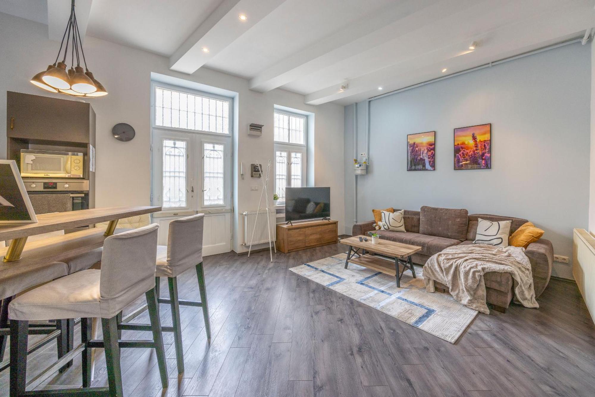Explore From A Cozy & Sweet Retreat Budapesta
